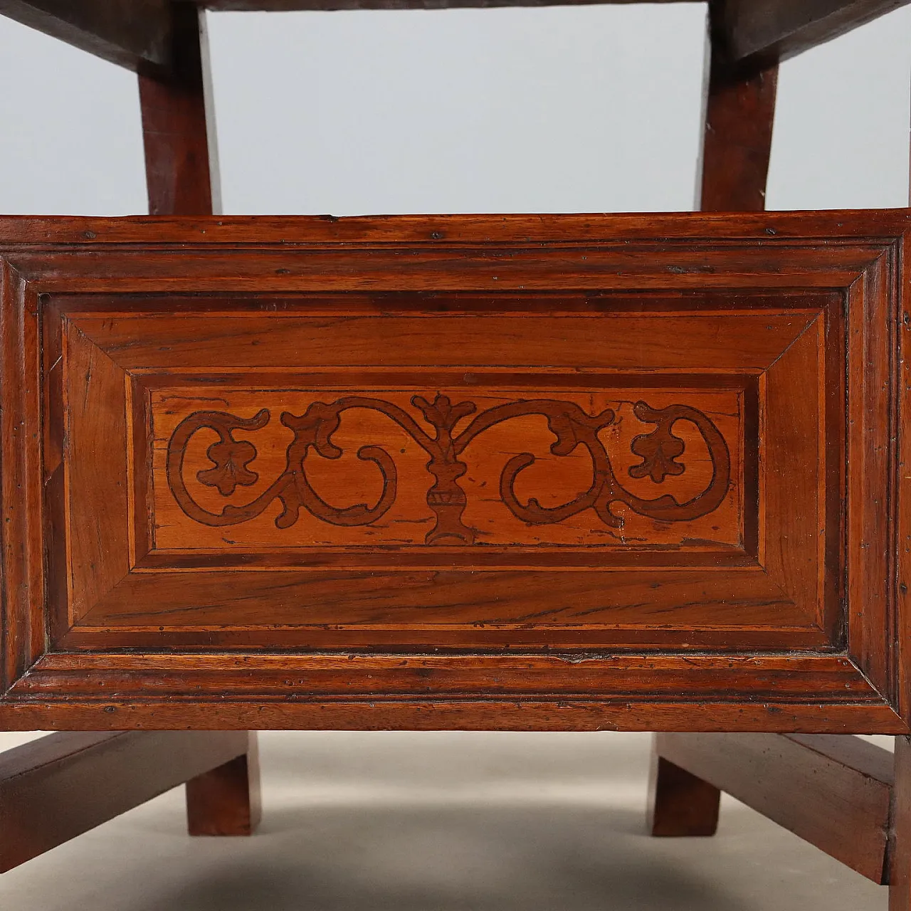 Baroque walnut chair with floral inlays, 18th century 7