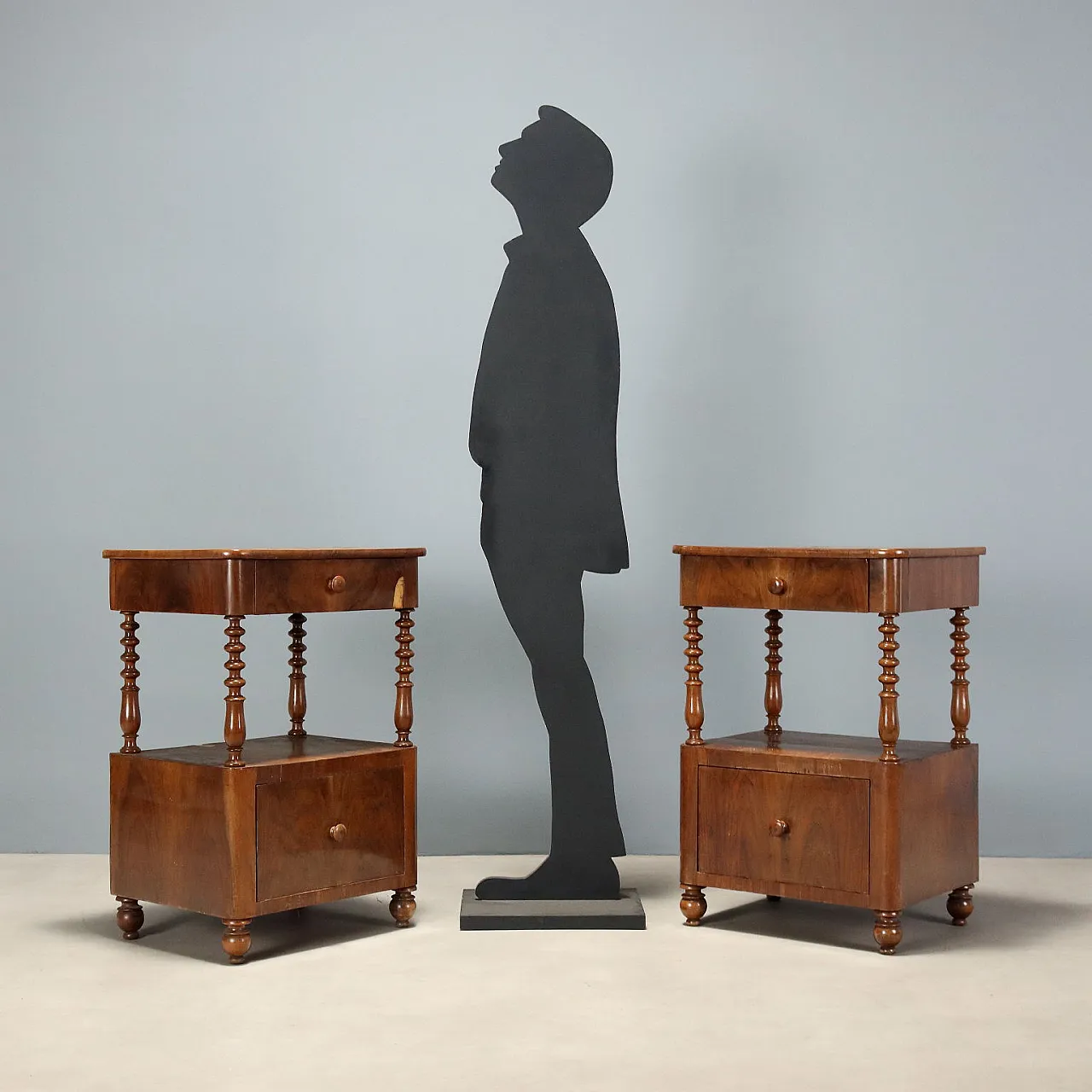 Pair of Louis Philippe walnut bedside tables, 19th century 2