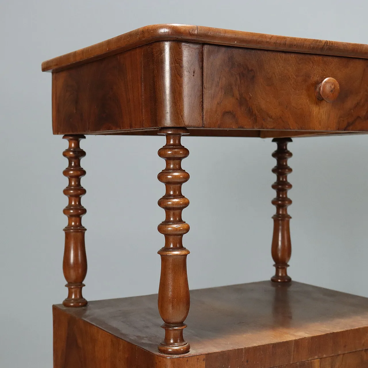Pair of Louis Philippe walnut bedside tables, 19th century 3