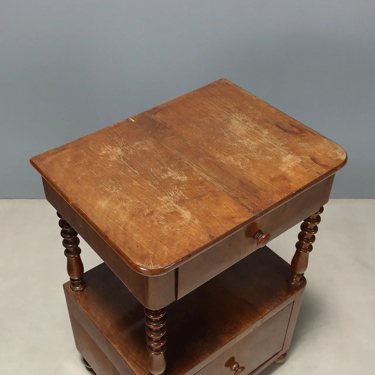 Pair of Louis Philippe walnut bedside tables, 19th century 9