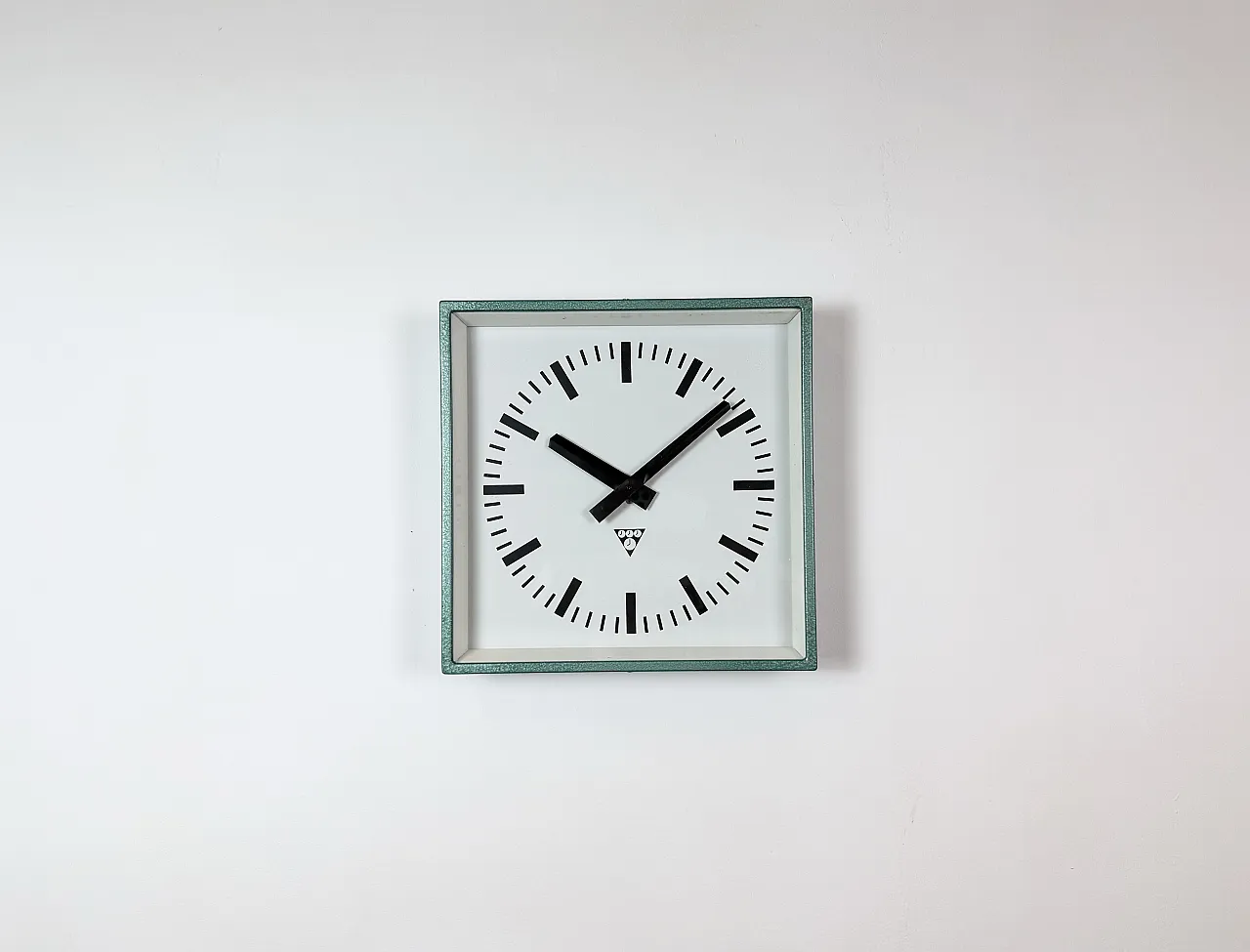 Green Industrial Square Wall Clock from Pragotron, 1970s 2