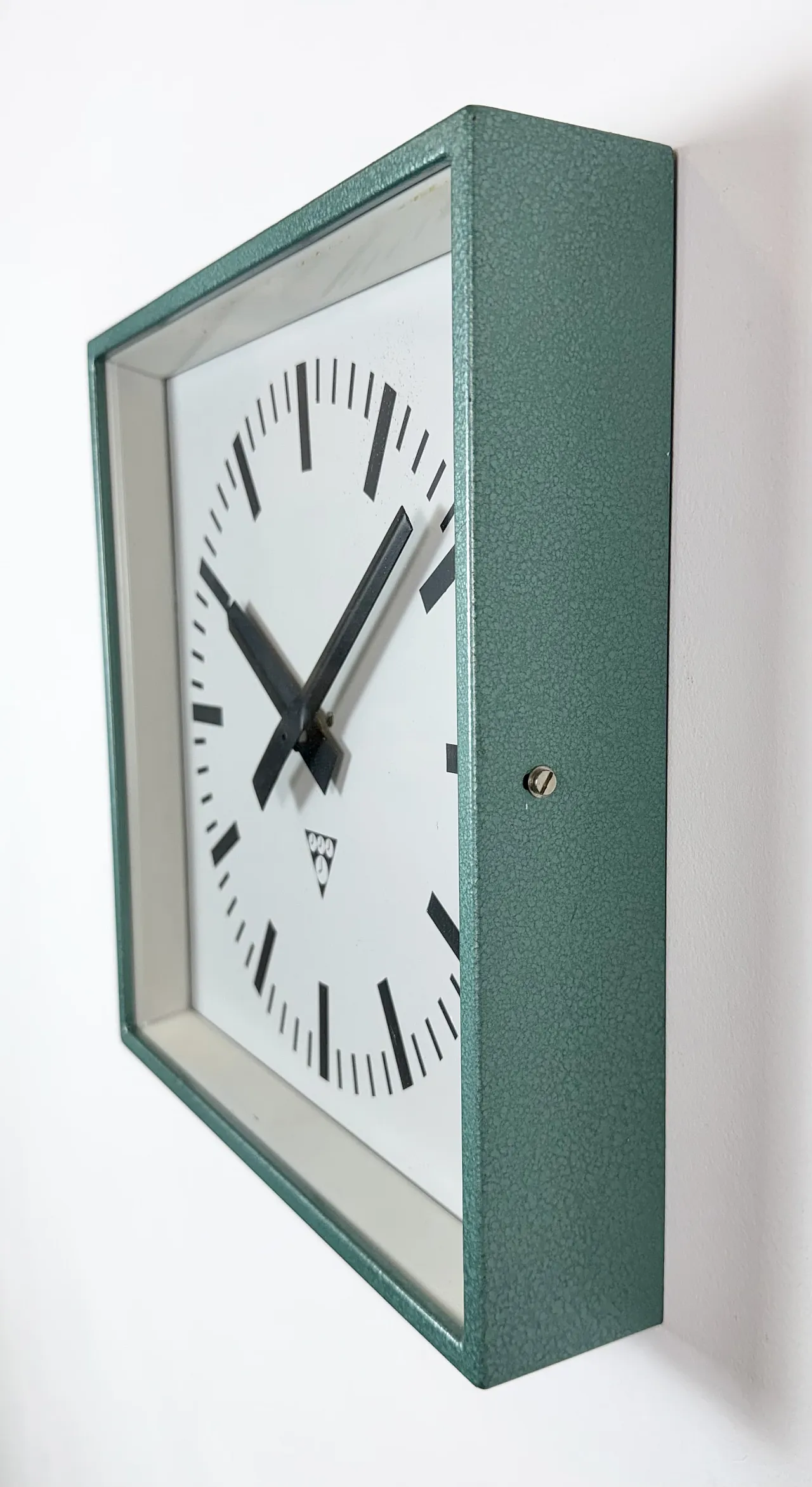 Green Industrial Square Wall Clock from Pragotron, 1970s 4