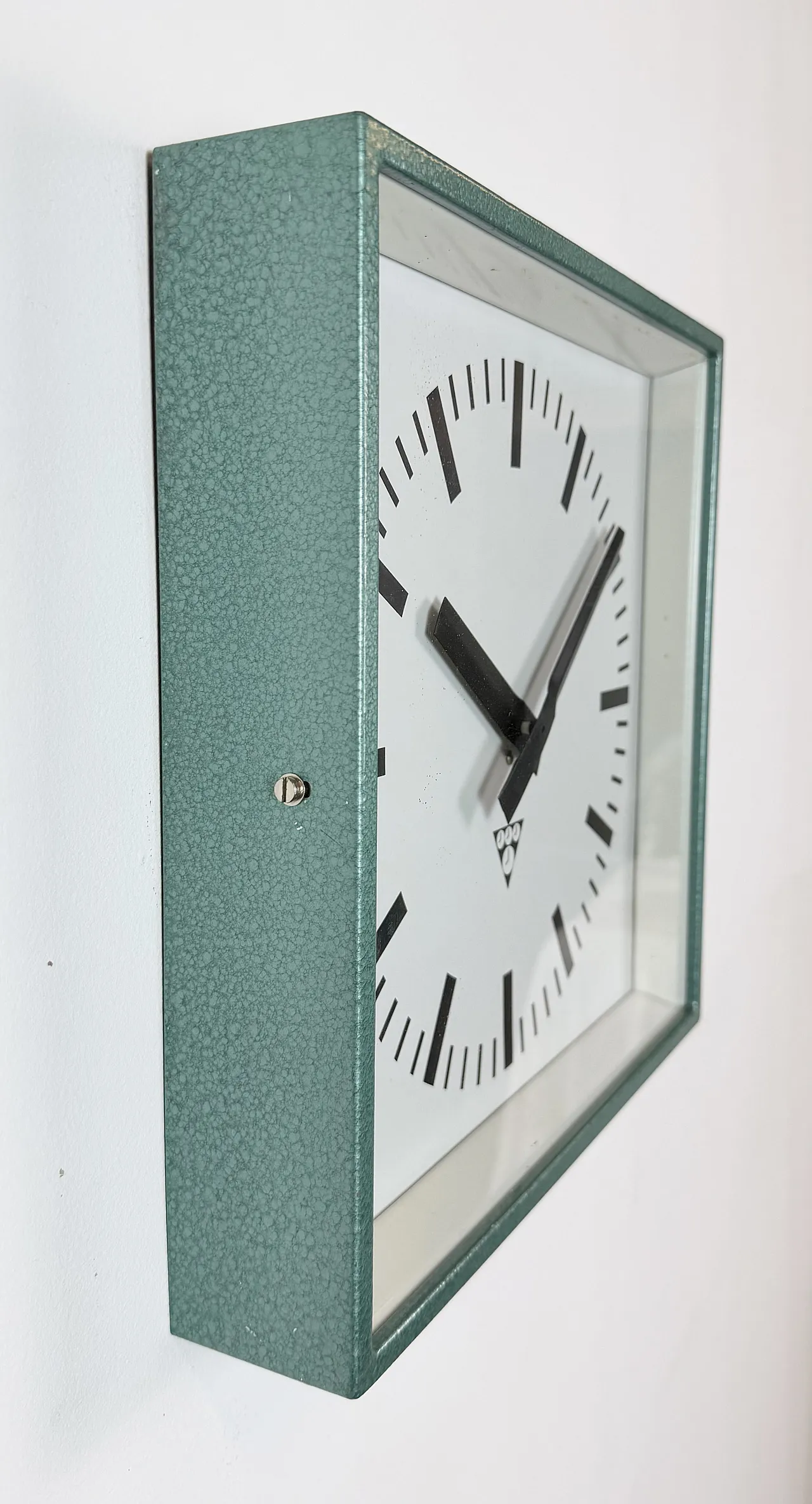Green Industrial Square Wall Clock from Pragotron, 1970s 5