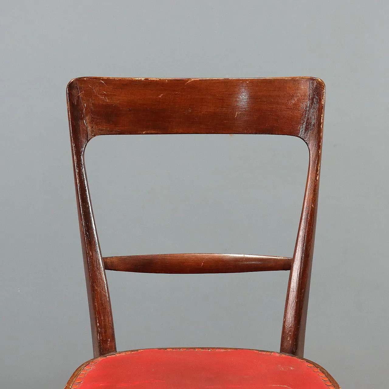 4 Chairs in wood, mid-20th century 4