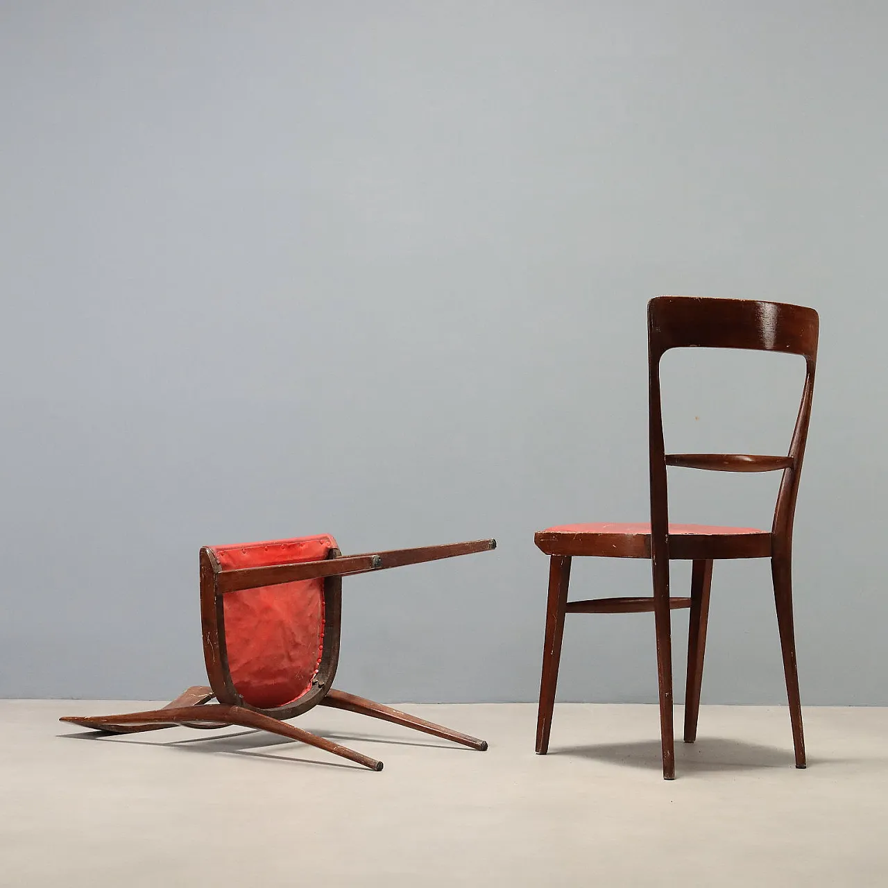 4 Chairs in wood, mid-20th century 9