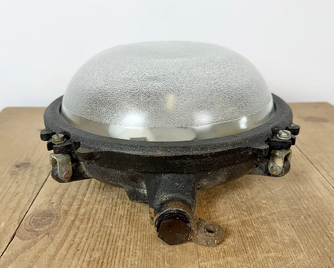 Lampada da parete o da soffitto industriale nera in ghisa di Elektrosvit 3