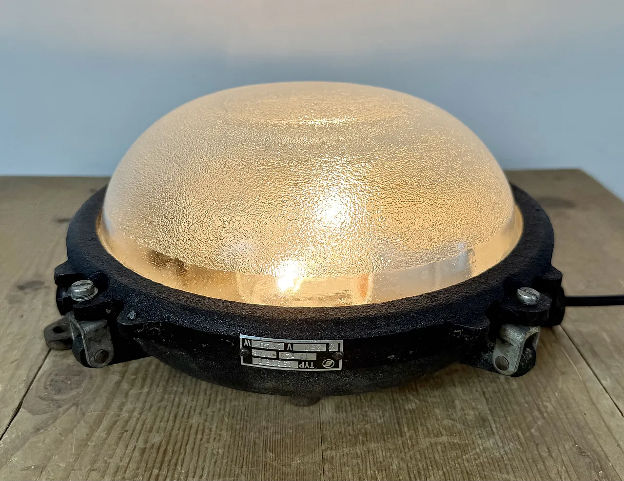 Lampada da parete o da soffitto industriale nera in ghisa di Elektrosvit 11