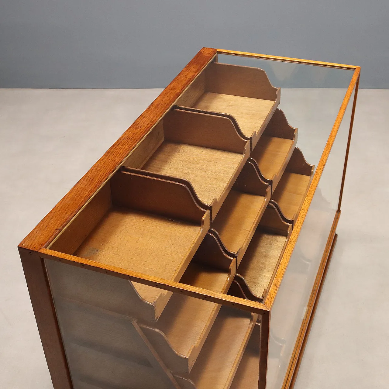 English display cabinet, 1940s 8