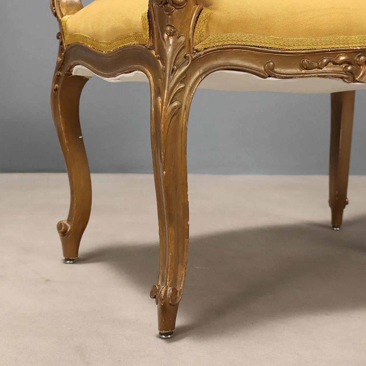 Coppia di panche in legno dorato con sedile imbottito, inizio '900 6