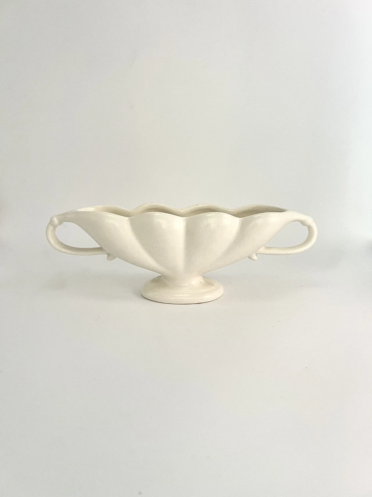 Fulham pottery constance spry mantle vase, 20th century 1