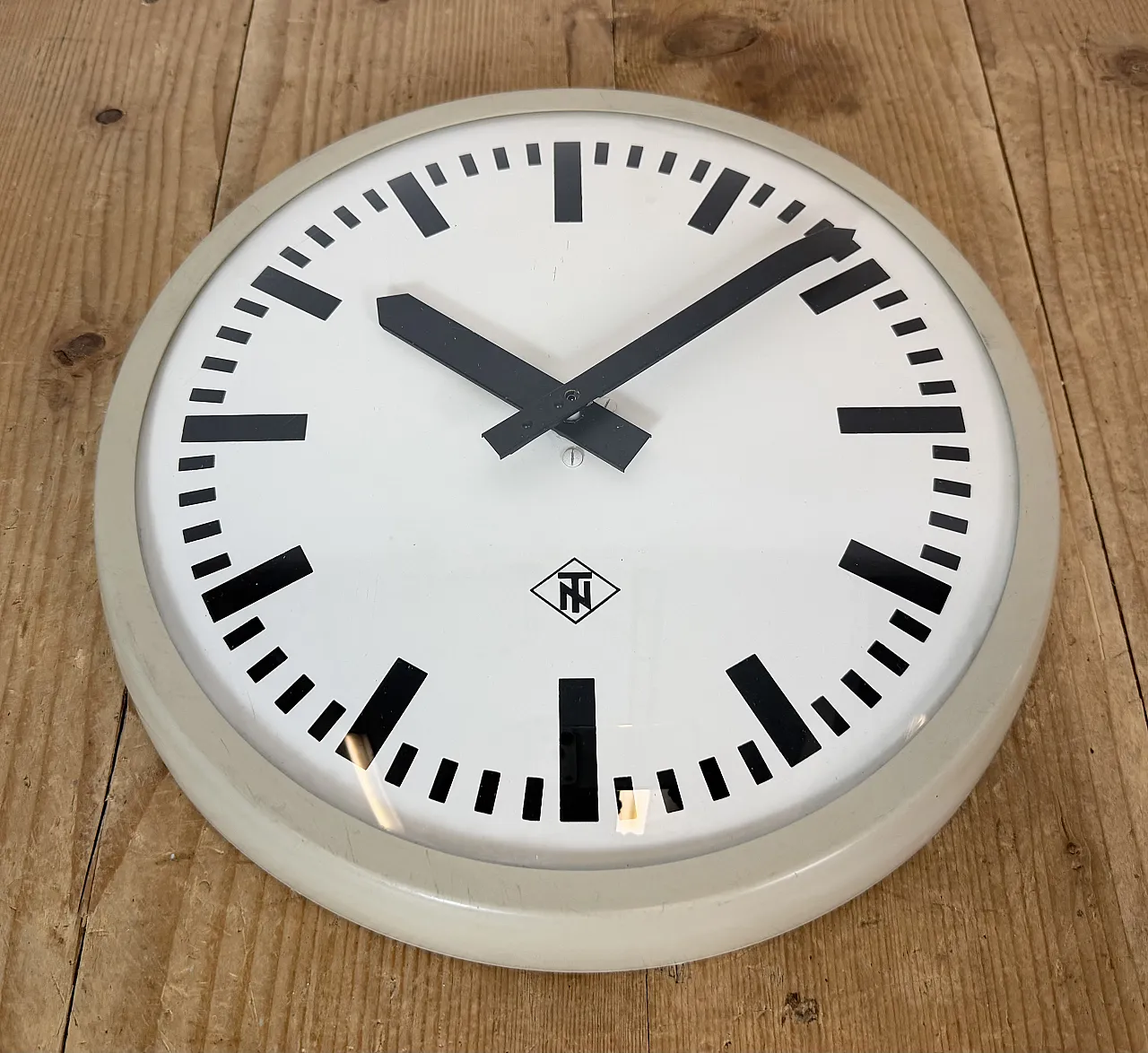 Industrial Grey Bakelite Wall Clock from TN, 1960s 8