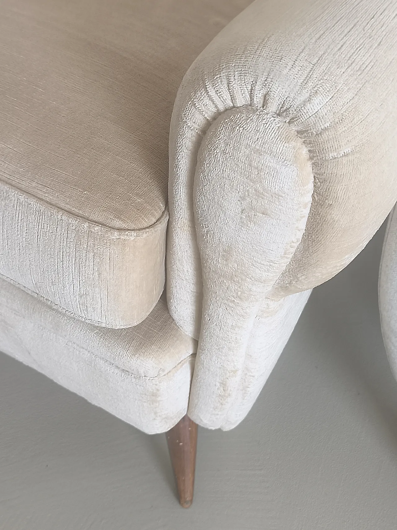 Pair of bergère armchairs, 50s 5