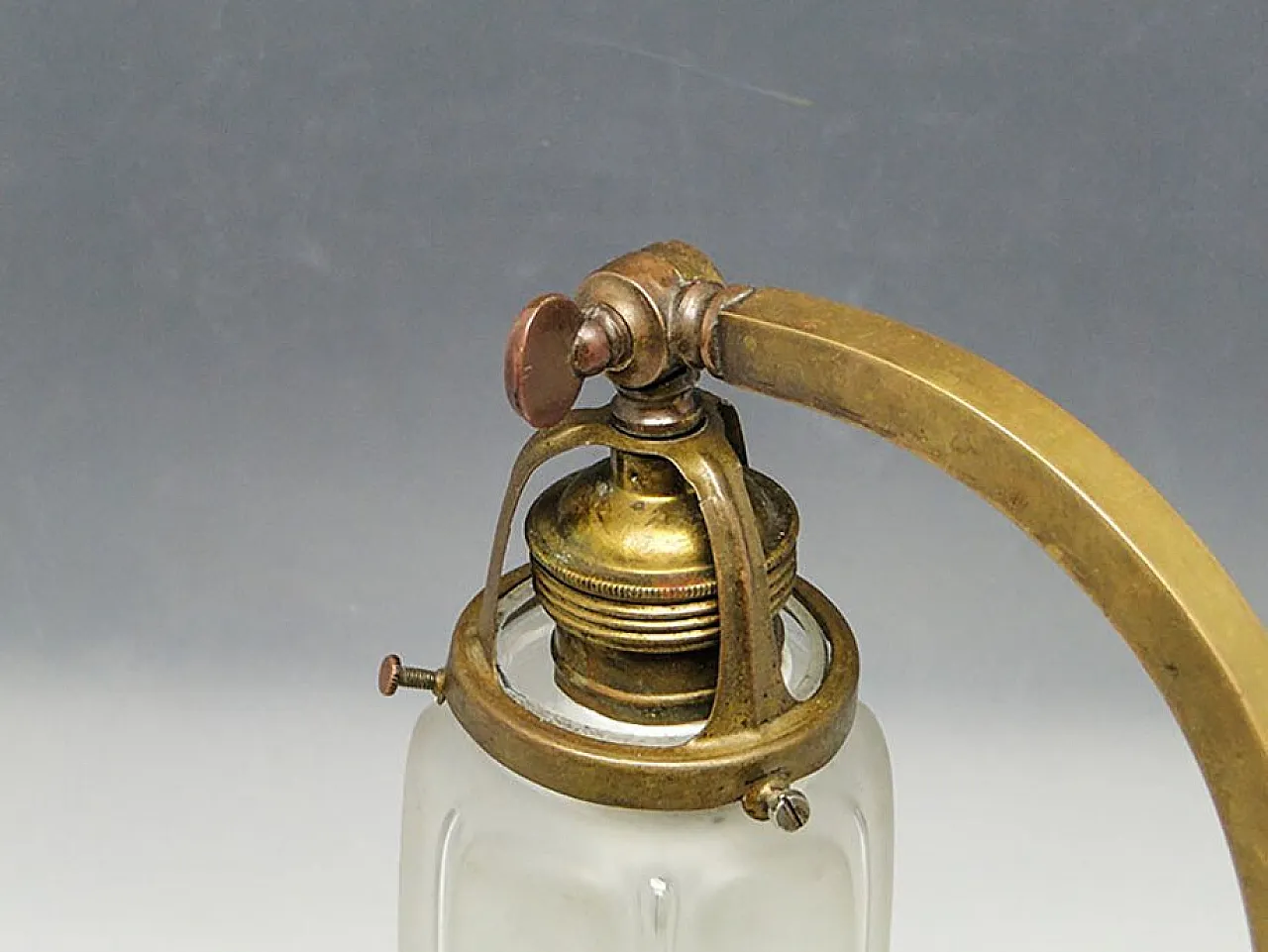 Lampada da notte Art Nouveau in vetro e metallo, Germania, primi del Novecento. 6