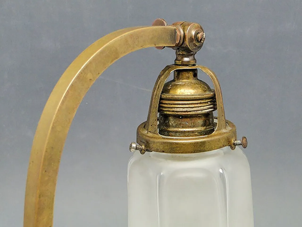 Lampada da notte Art Nouveau in vetro e metallo, Germania, primi del Novecento. 7