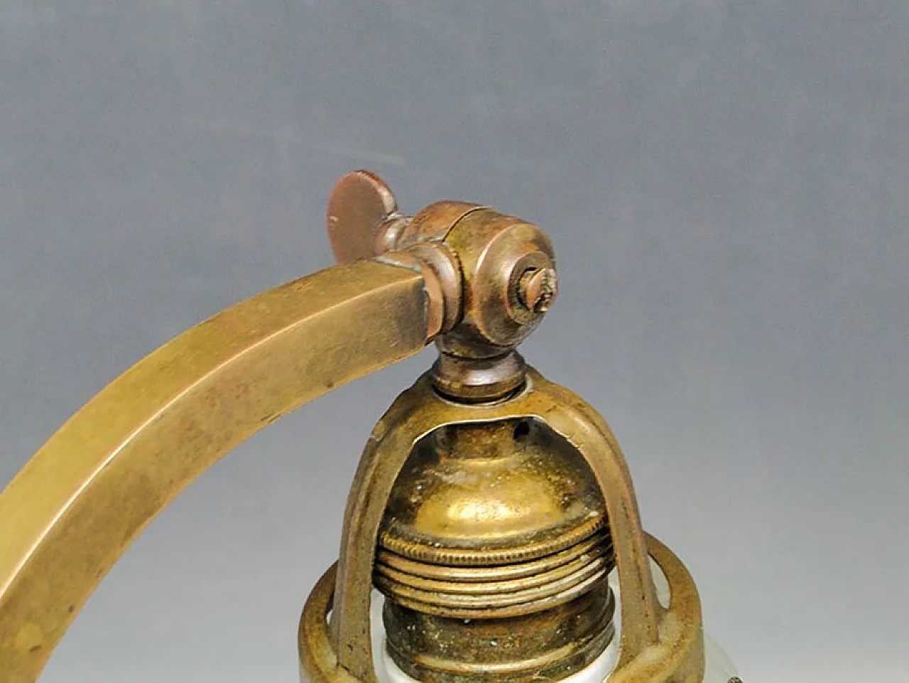 Lampada da notte Art Nouveau in vetro e metallo, Germania, primi del Novecento. 8