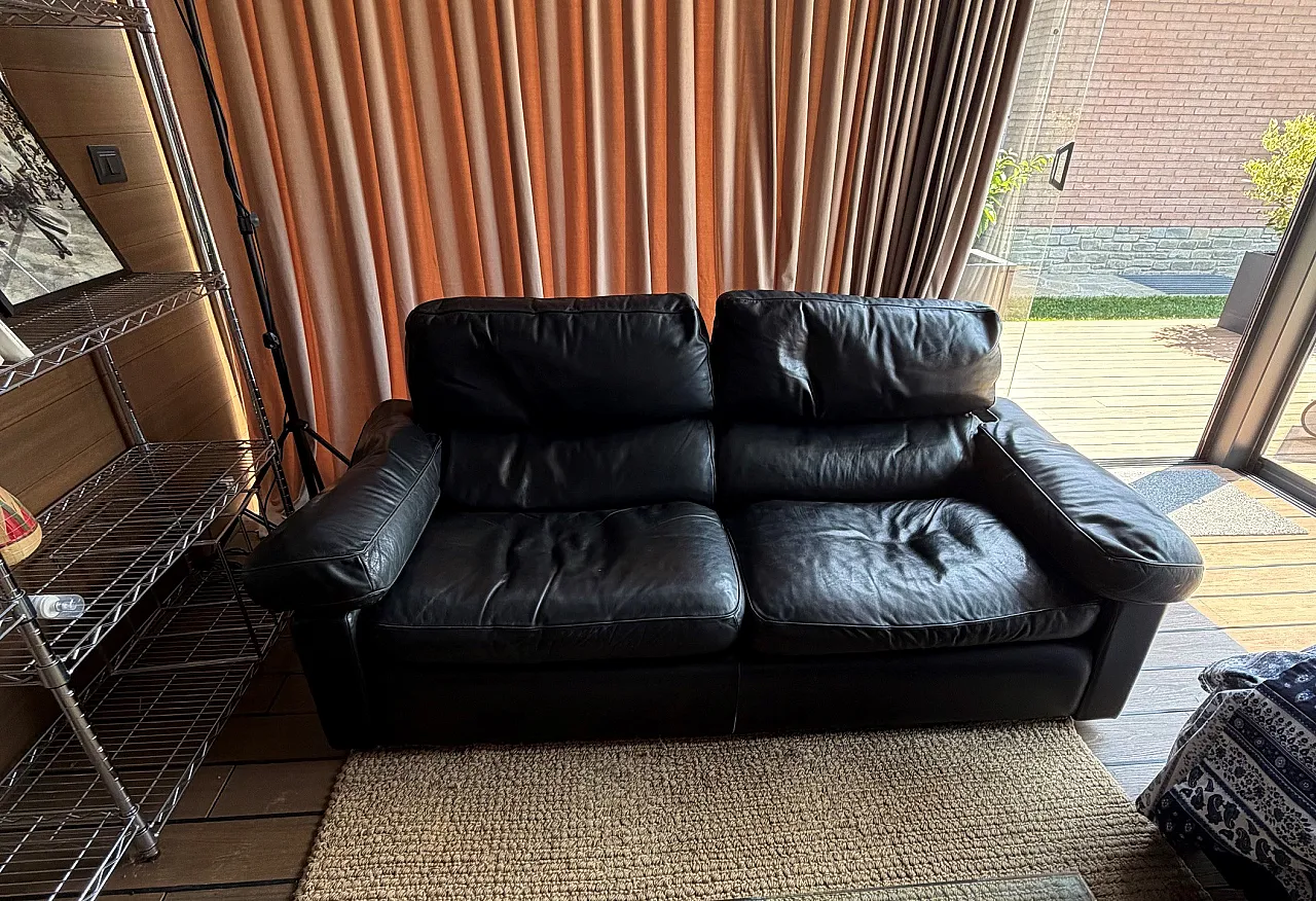 Black leather two-seater sofa, 1980s 1