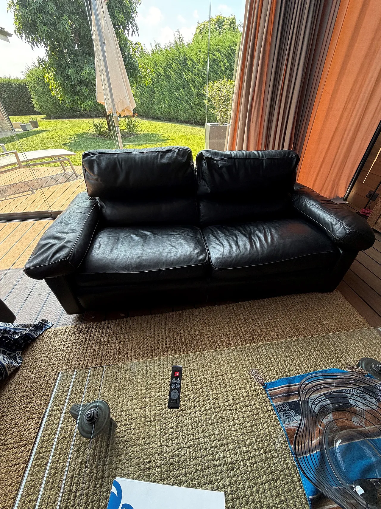 Black leather two-seater sofa, 1980s 2