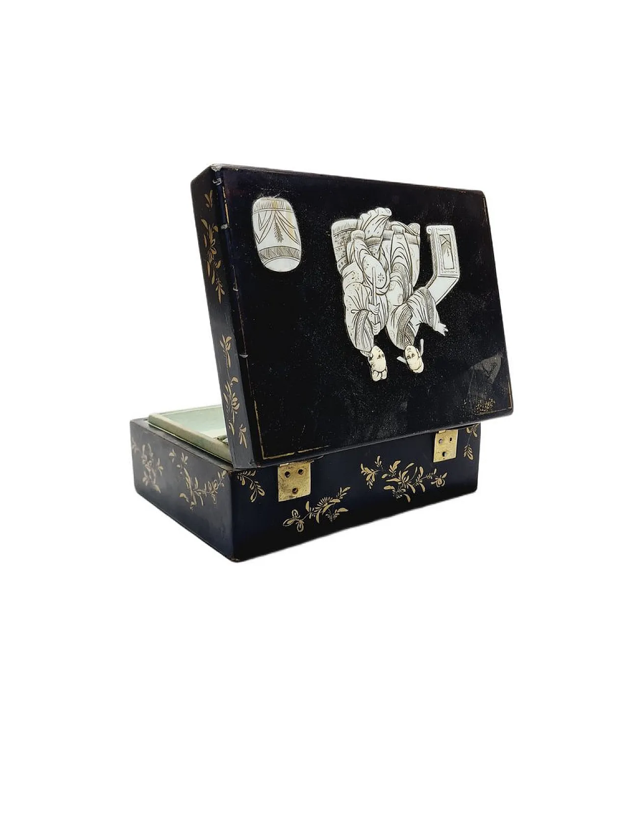 Scatola tedesca in stile Art Nouveau con intarsi, primi del Novecento. 10