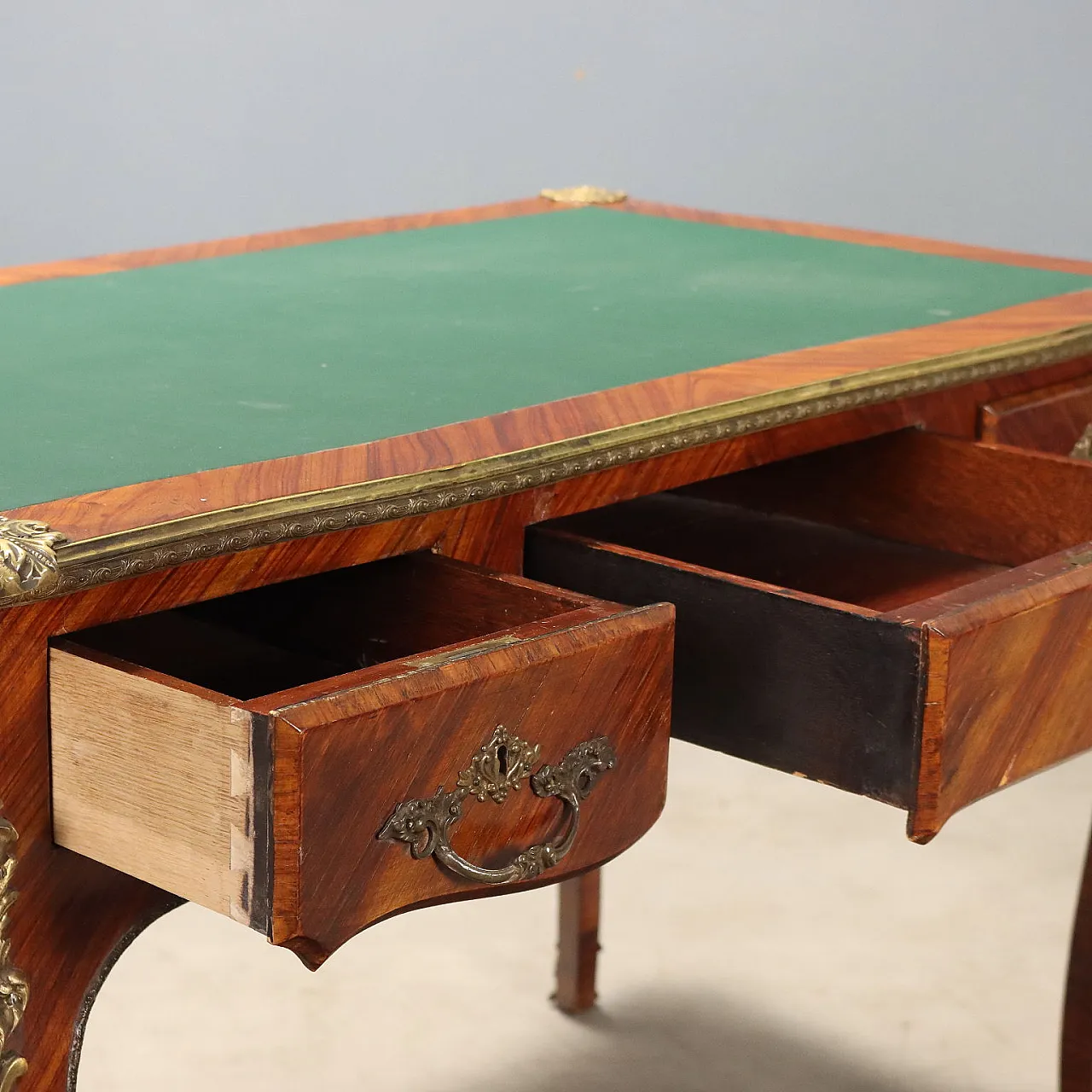 Napoleon III style desk in bois de rose, 19th century 3
