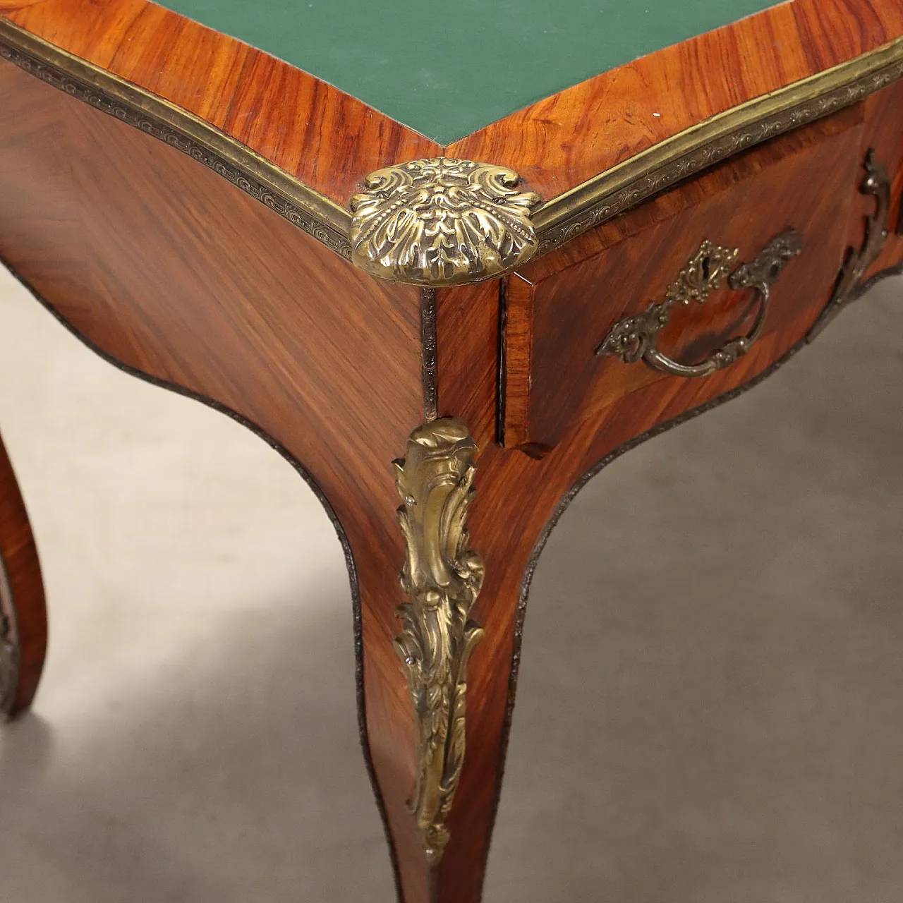 Napoleon III style desk in bois de rose, 19th century 5