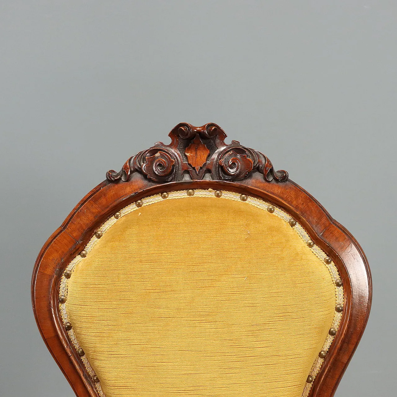 6 Umbertine walnut chairs, 19th century 5