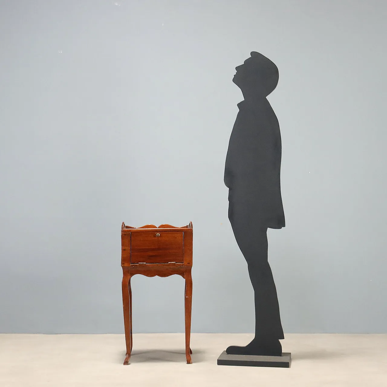 Walnut bedside table, late 19th century 2