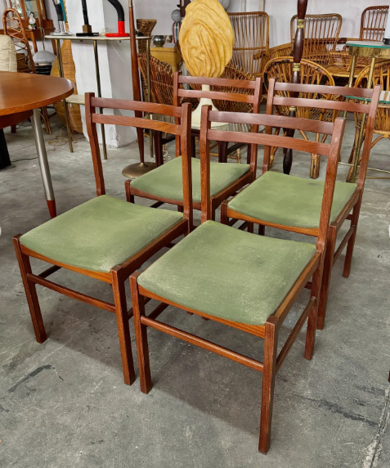 4 Wooden and plastic chairs, 20th century 4