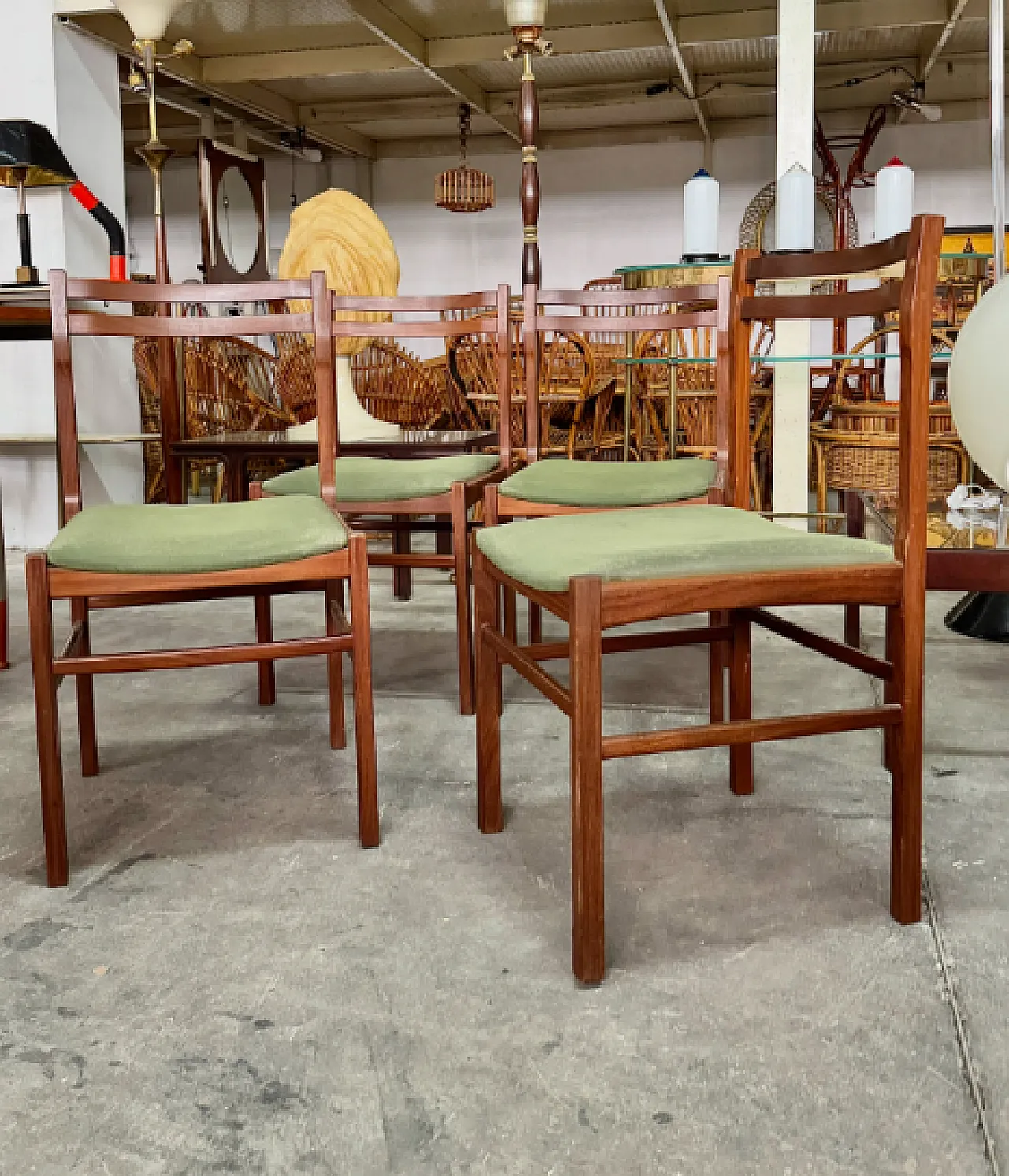 4 Wooden and plastic chairs, 20th century 6