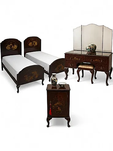 Queen Anne mahogany chinoiserie bedroom, 5 Pieces, 19th century