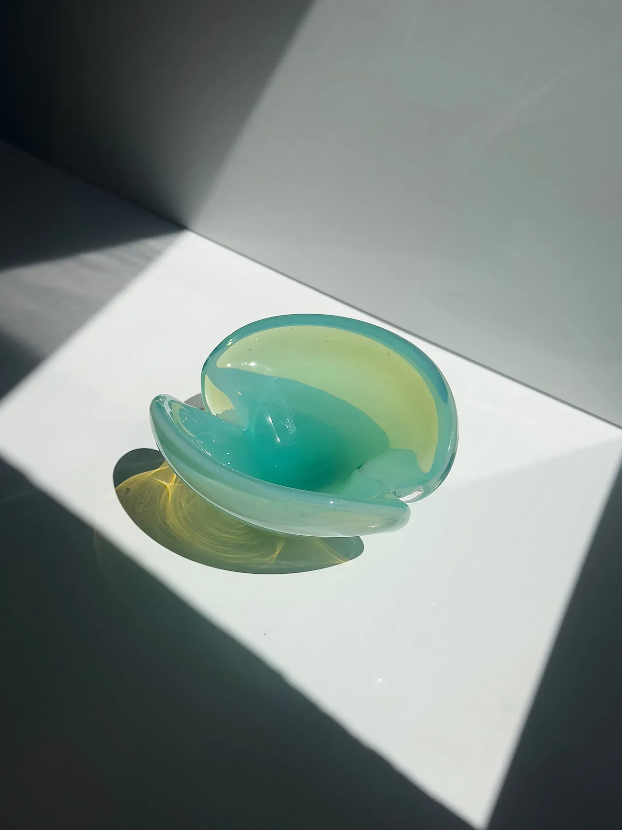 Murano uranium glass ashtray / vide poche, sommerso glass, 1950s 2