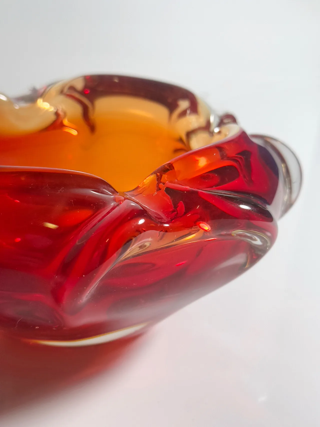 Posacenere in vetro in stile boemo, rosso e arancione, anni '60 4