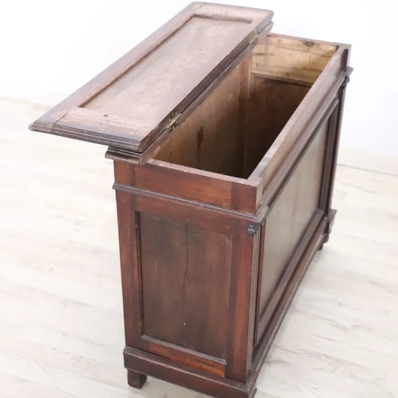 Walnut firewood storage cabinet, 19th century 7