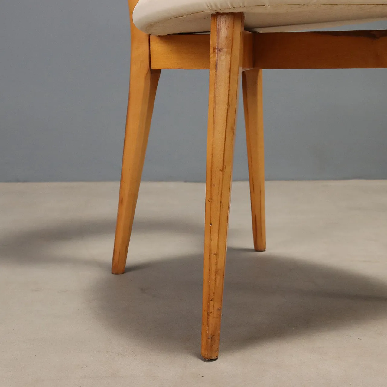 6 Beech and faux leather chairs, 1960s 7