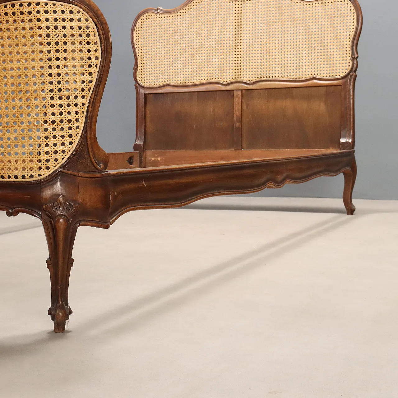 Letto singolo in stile Barocchetto in noce, '900 9