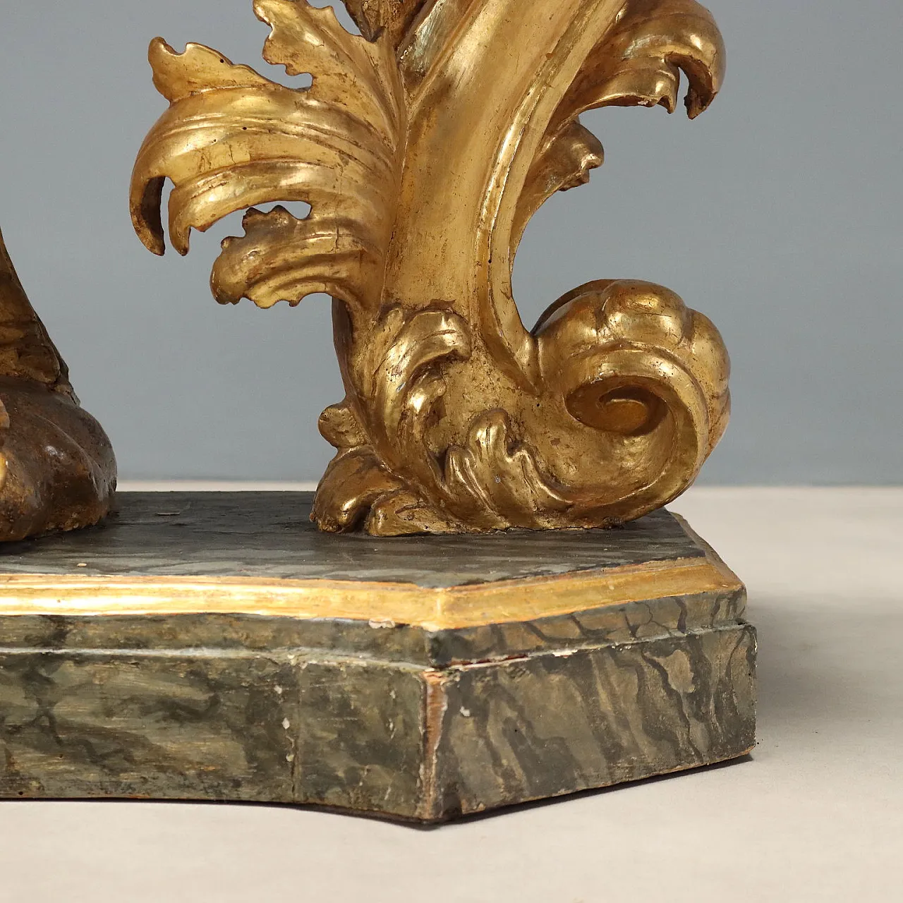Baroque console in carved and gilded wood, 18th century 10