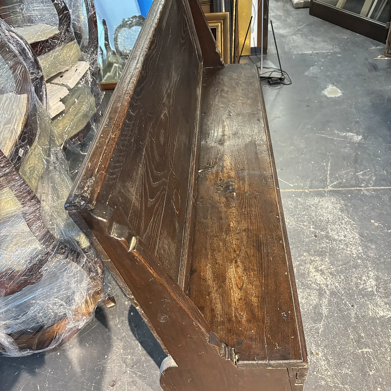 Umbrian chestnut bench, 18th century 3