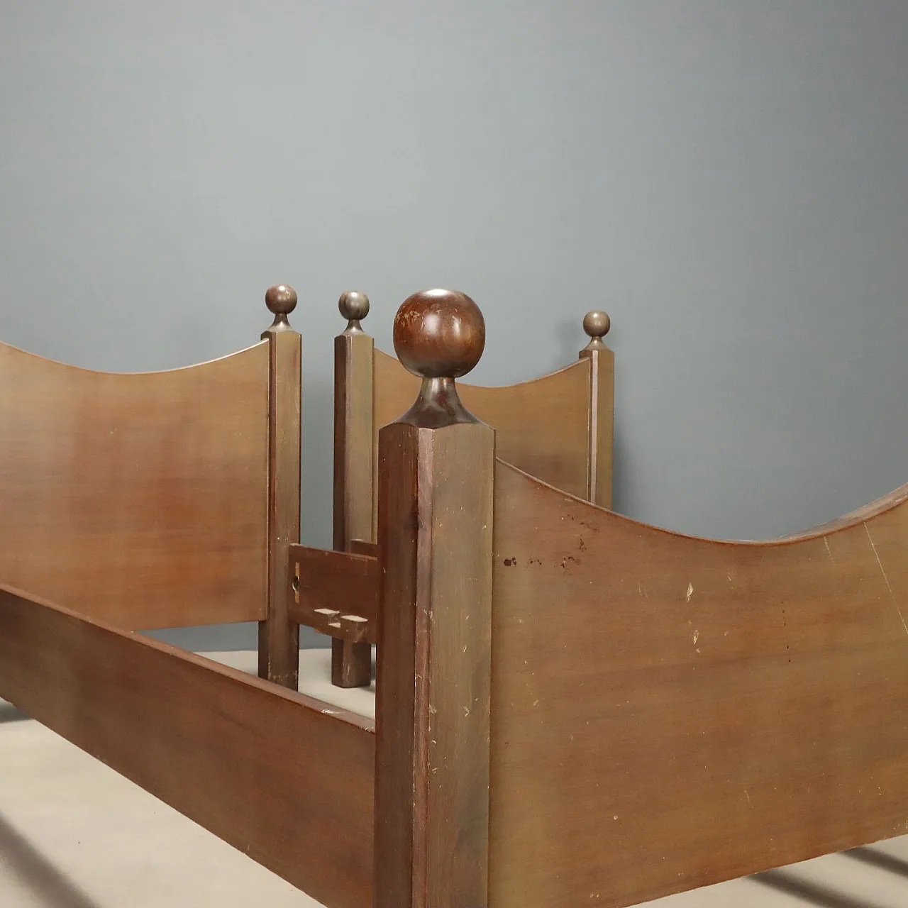 Coppia di letti stile Luigi Caccia Dominioni, anni '60 4