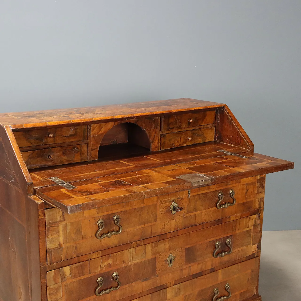 Walnut flap, 18th century 3