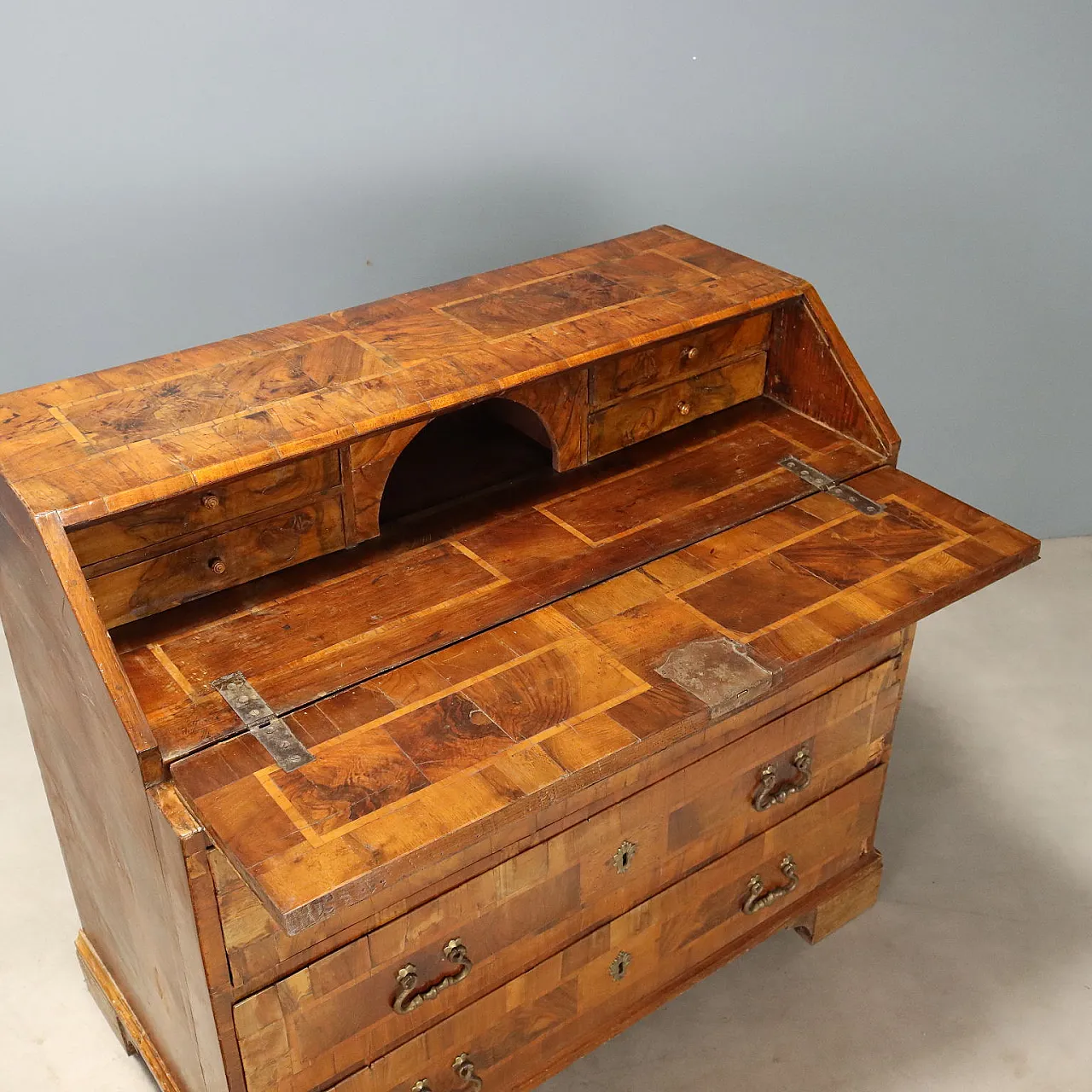 Walnut flap, 18th century 6
