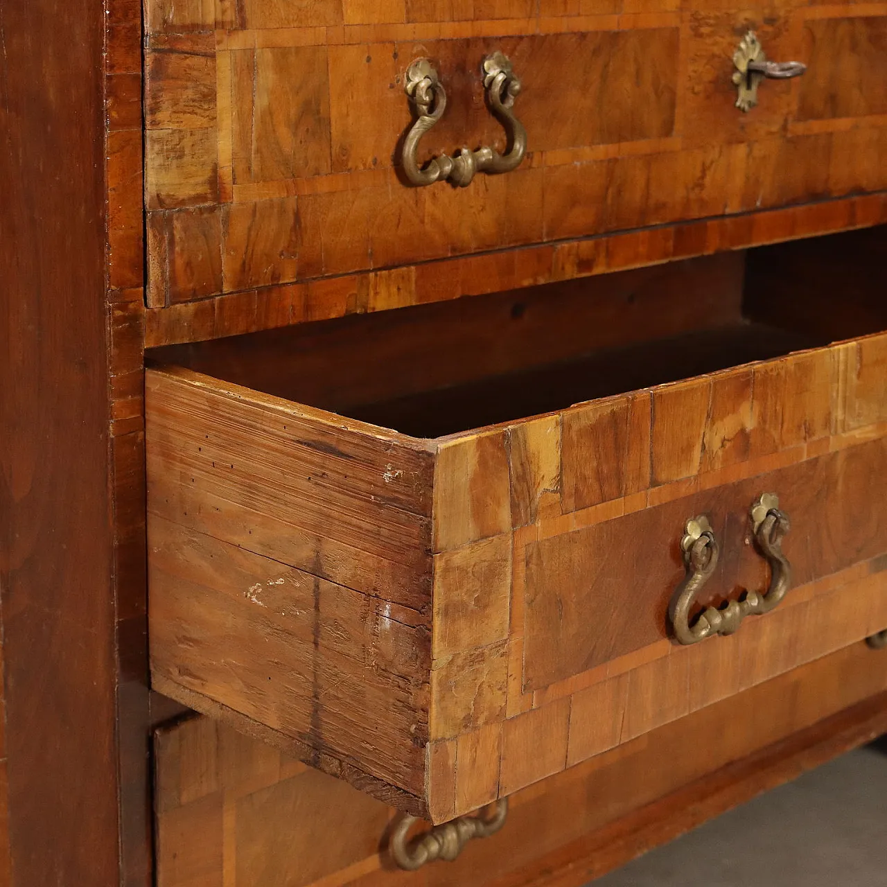Walnut flap, 18th century 8