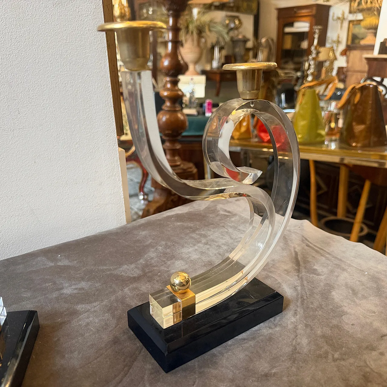 Pair of Mid-Century Modern lucite and brass candlesticks, 1970s 7