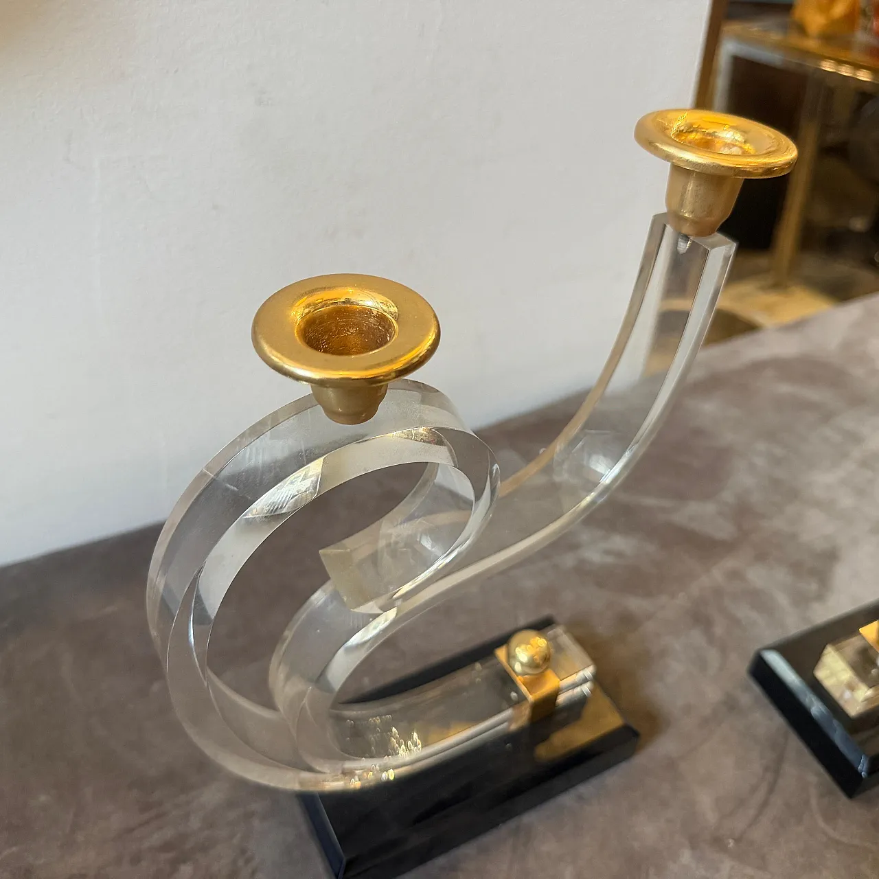 Pair of Mid-Century Modern lucite and brass candlesticks, 1970s 8