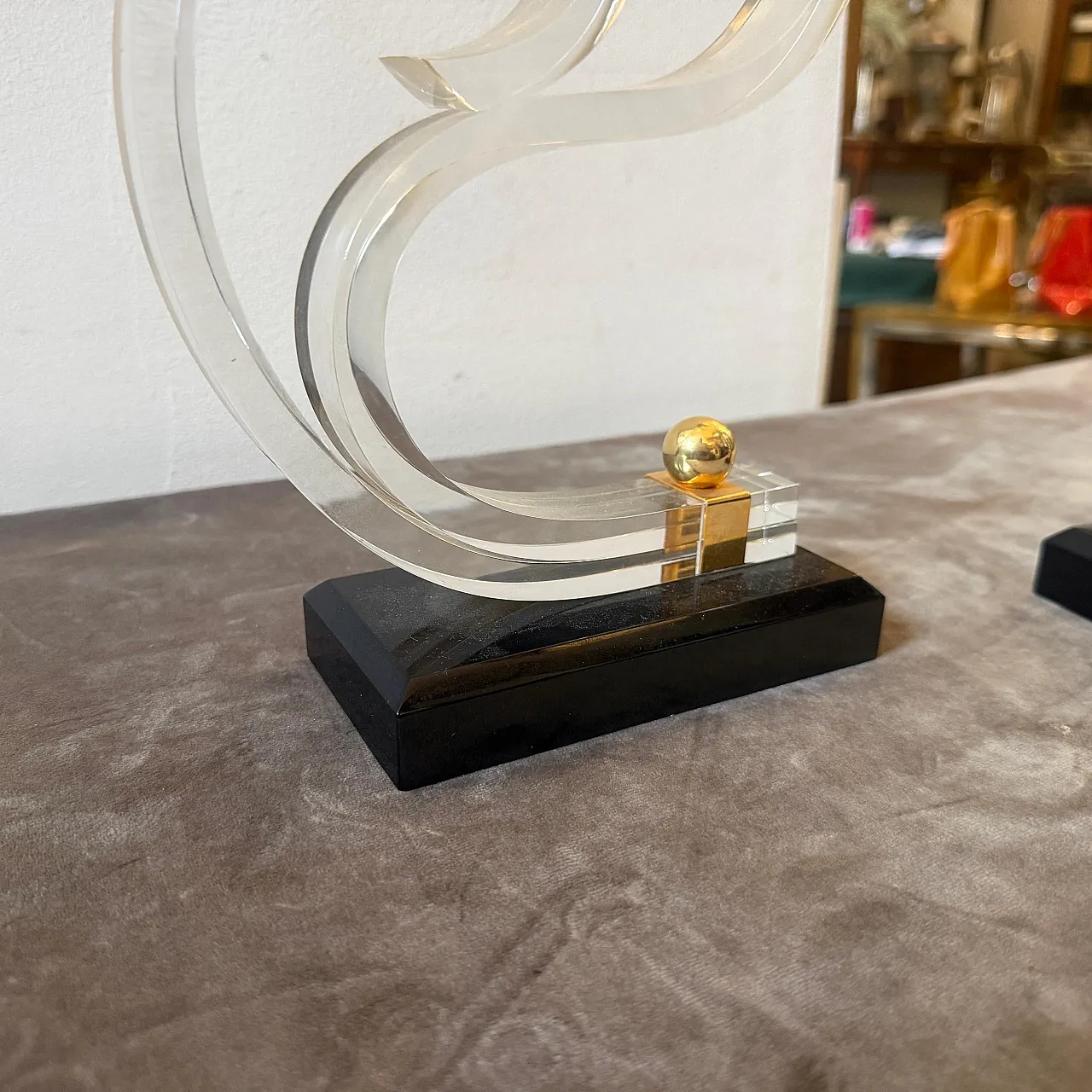 Pair of Mid-Century Modern lucite and brass candlesticks, 1970s 9