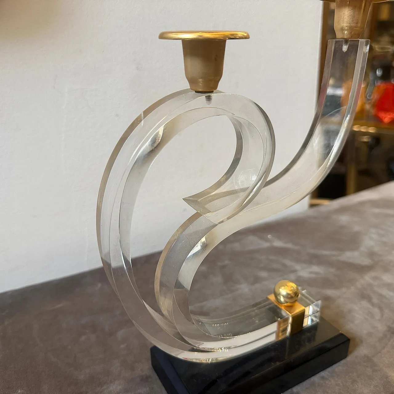 Pair of Mid-Century Modern lucite and brass candlesticks, 1970s 10