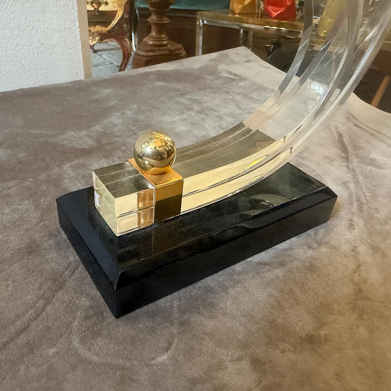 Pair of Mid-Century Modern lucite and brass candlesticks, 1970s 12