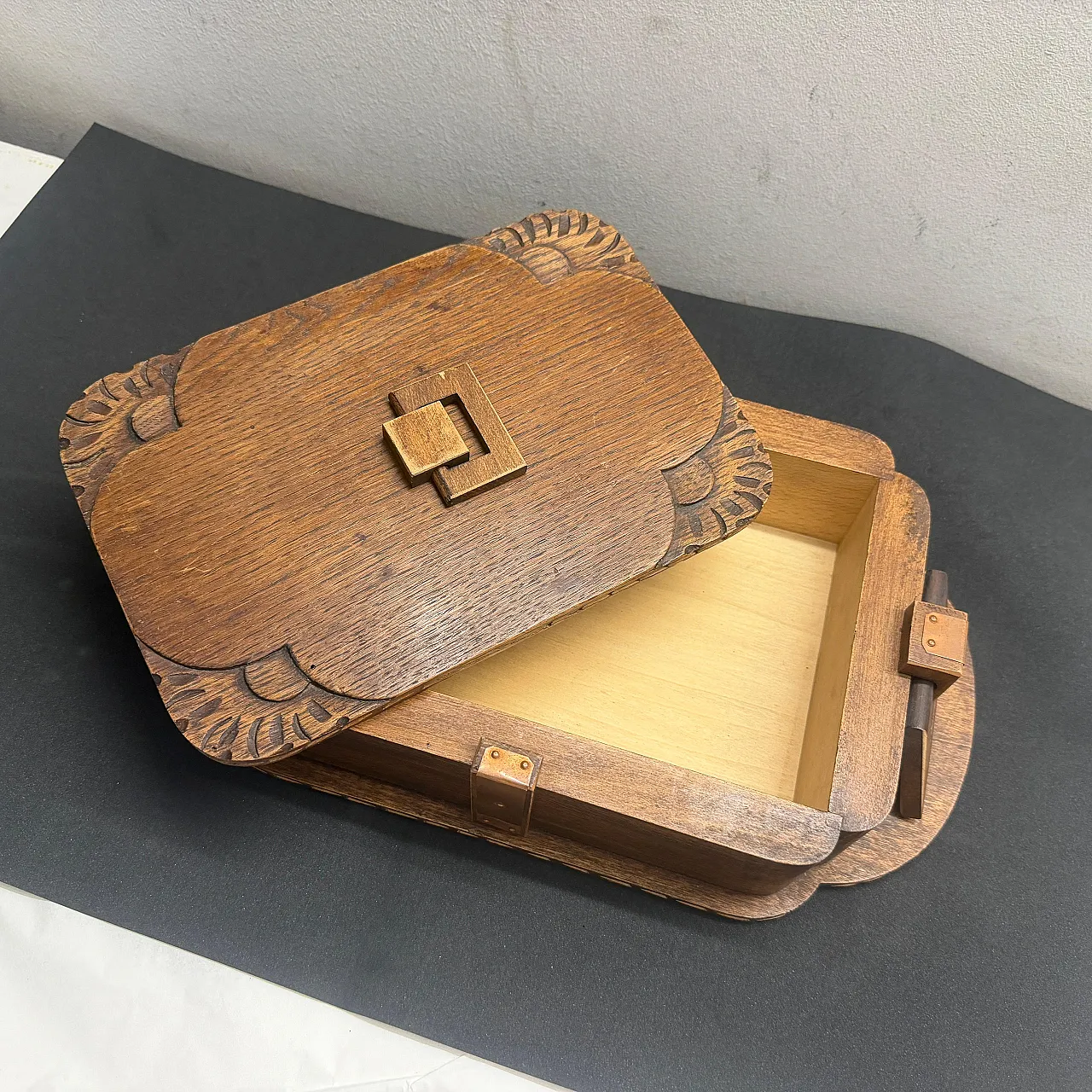 Art Deco hand-carved oak, maple wood and brass huge box, 1930s 2