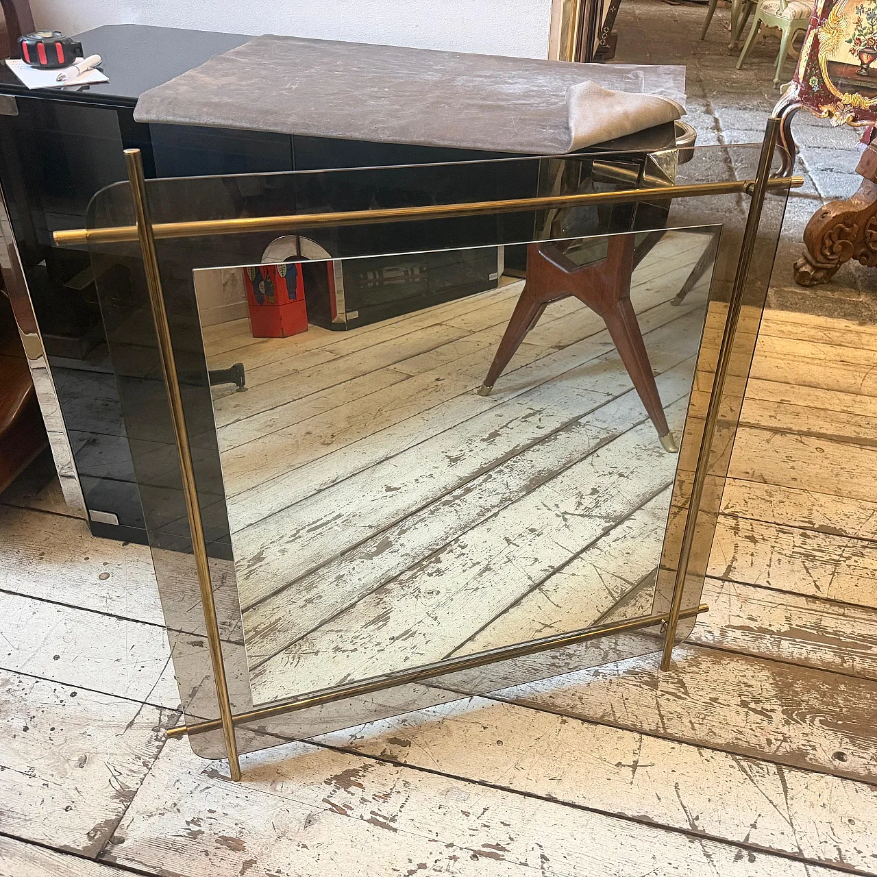 Specchio da parete in vetro fumé e ottone di Renato Zevi, anni '70 4