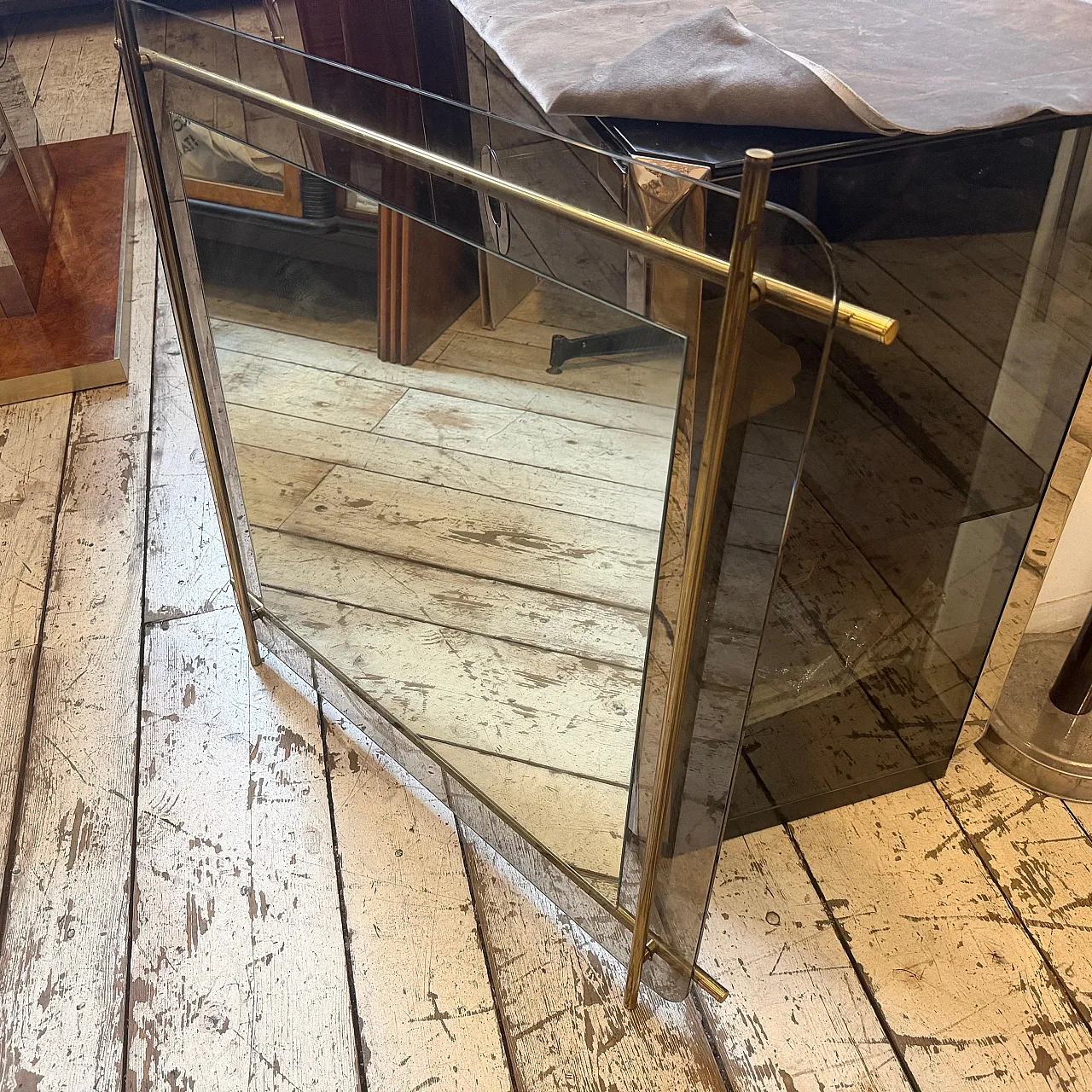 Specchio da parete in vetro fumé e ottone di Renato Zevi, anni '70 7