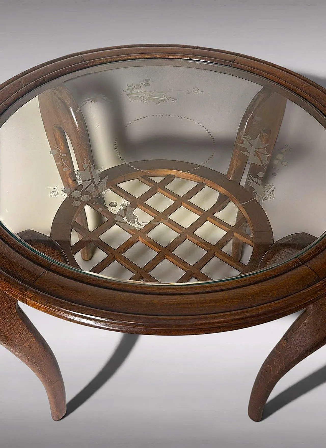 Tavolino in noce di Paolo Buffa con piano in vetro smussato, anni '50 10