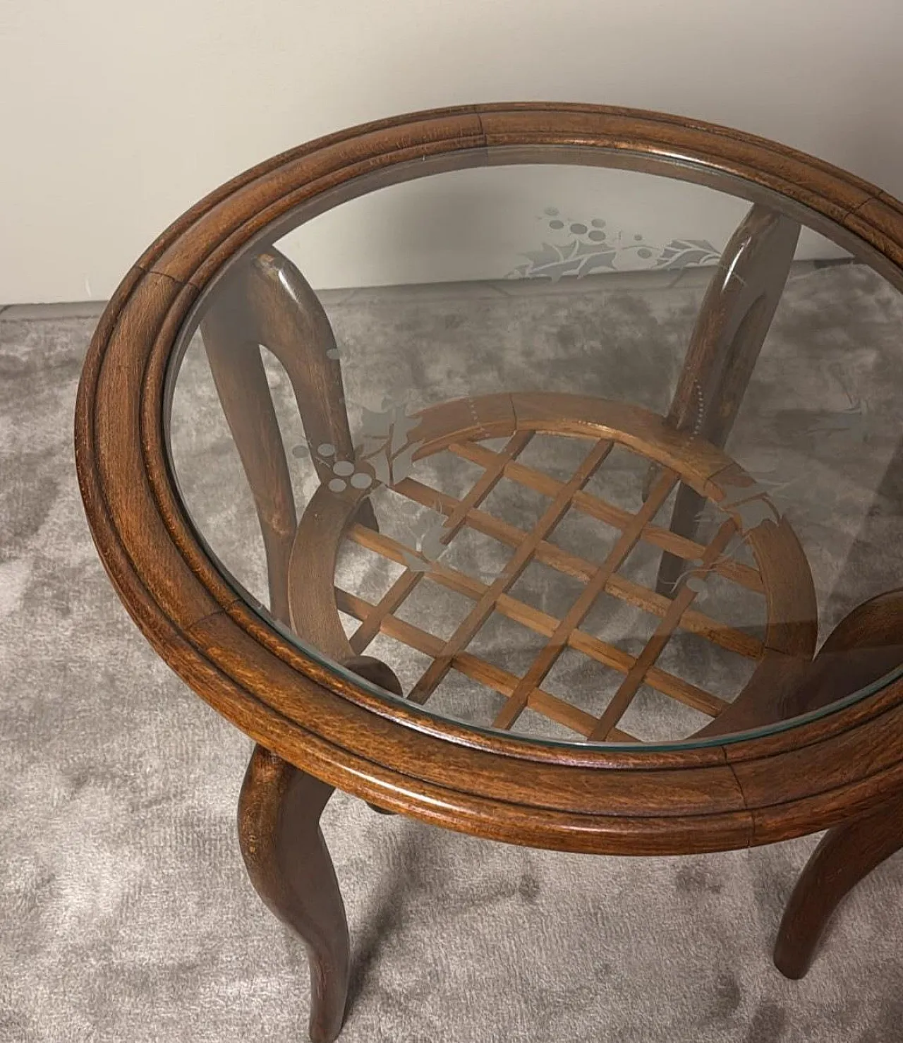 Tavolino in noce di Paolo Buffa con piano in vetro smussato, anni '50 11